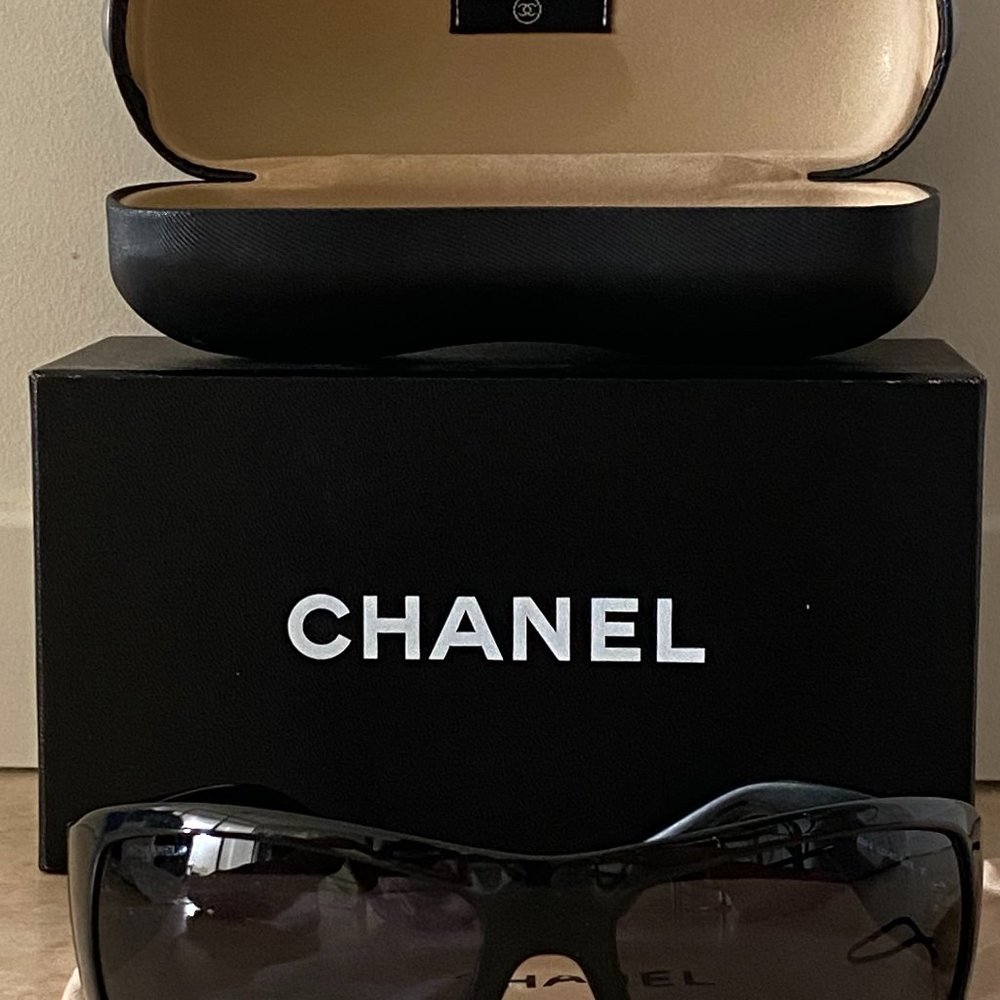 Chanel Black Sunglasses with Black Swarovski Crystals 🖤 - Picture 3 of 6